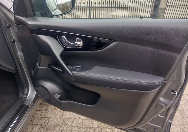 Nissan Qashqai cena 44999 przebieg: 165000, rok produkcji 2014 z Białystok małe 172